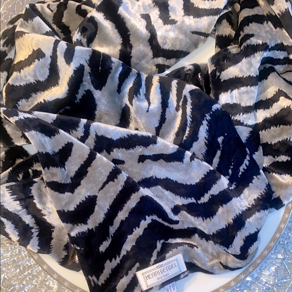 HENRI BENDEL Zebra Pattern Scarf in Black & Grey